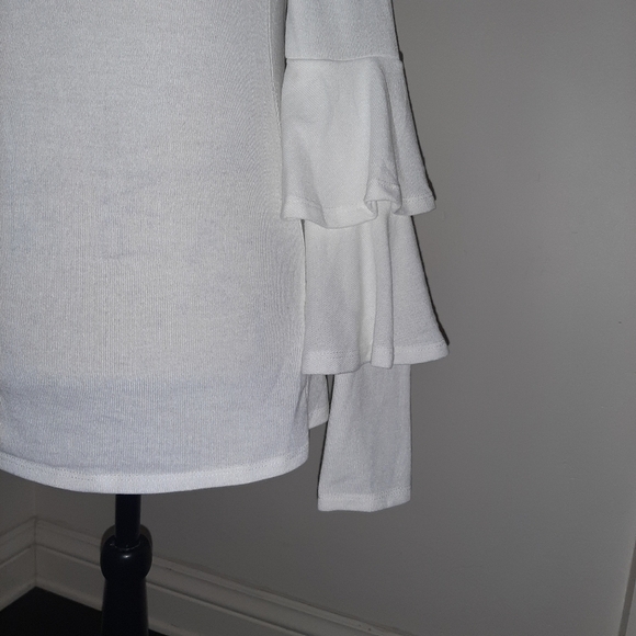 DOE & RAE RUFFLED SLEEVE KNIT TOP - Picture 4 of 11